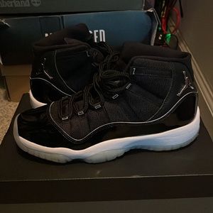 AUTHENTIC - AIR JORDAN 11 “Jubilee”